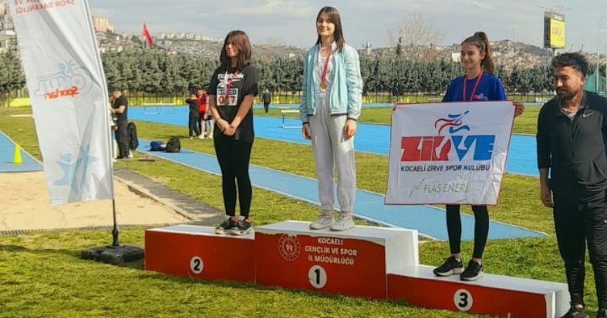 3 adım atlamada şampiyonluğu göğüsledi