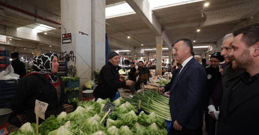 Büyükakın, Perşembe Pazarı’nı dolaştı