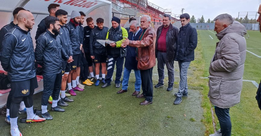Gölcükspor hedefe kilitlendi 
