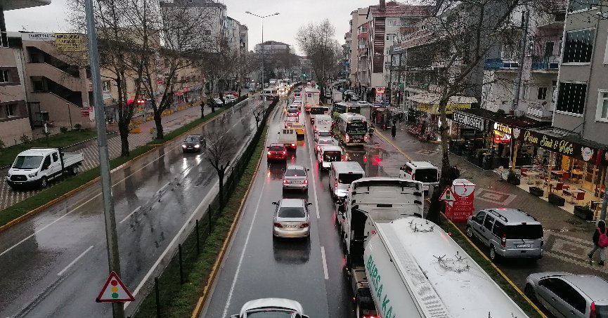 D-130’da araç yoğunluğu artıyor