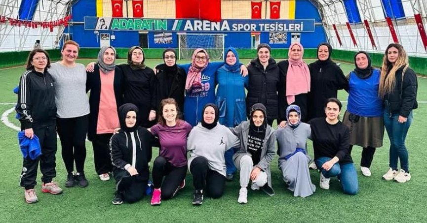 Anneler ve kızları halı sahada buluştu 