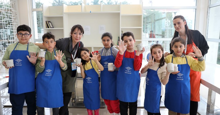 Atölye etkinlikleriyle  hayata tutunuyorlar