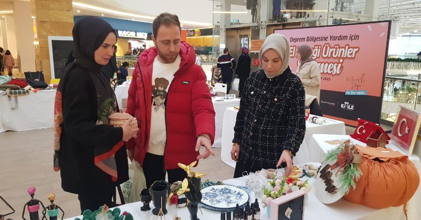 Başiskele’de depremzedeler  yararına kermes düzenlendi