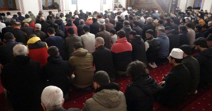 Ramazan ayının ilk teravihi kılındı