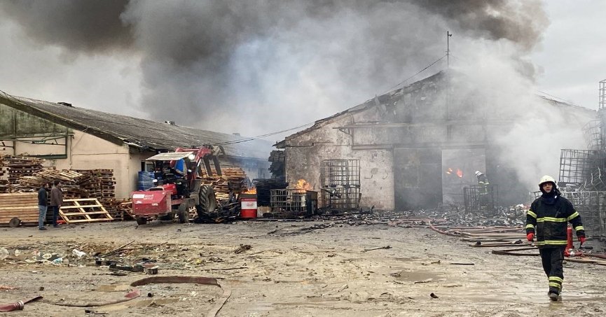 Temizlik malzemesi deposunda yangın