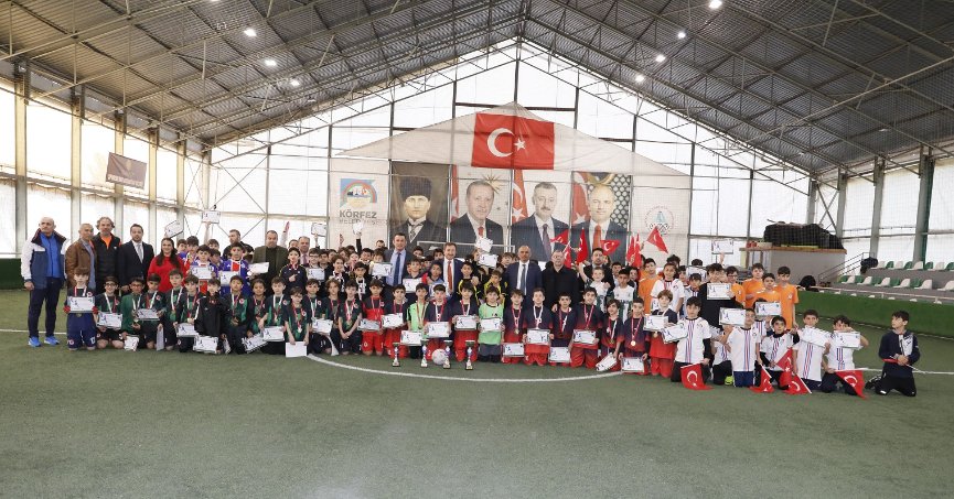 Kupada gülen Petkim Ortaokulu oldu