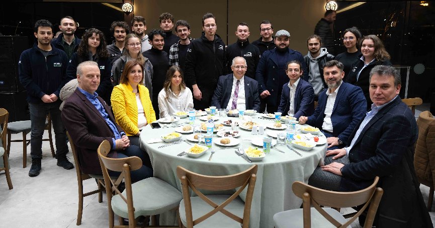Cantürk, KOÜ’lü gençlerle iftarda buluştu