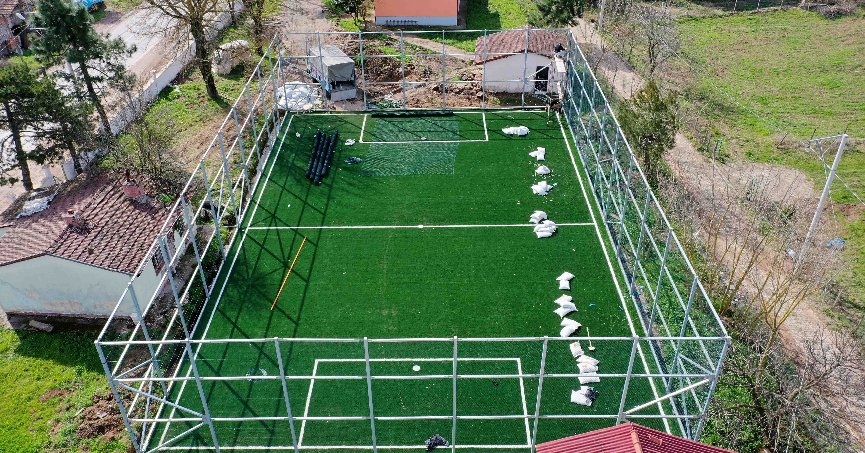 Büyükşehir, köylere futbol sahası kazandırıyor