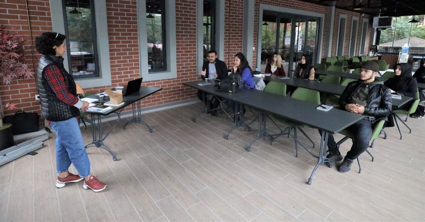 Fotoğrafçılık kursu ilk mezunlarını verdi