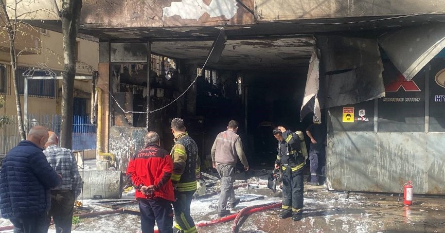 Oto tamir dükkanı  alevlere teslim oldu