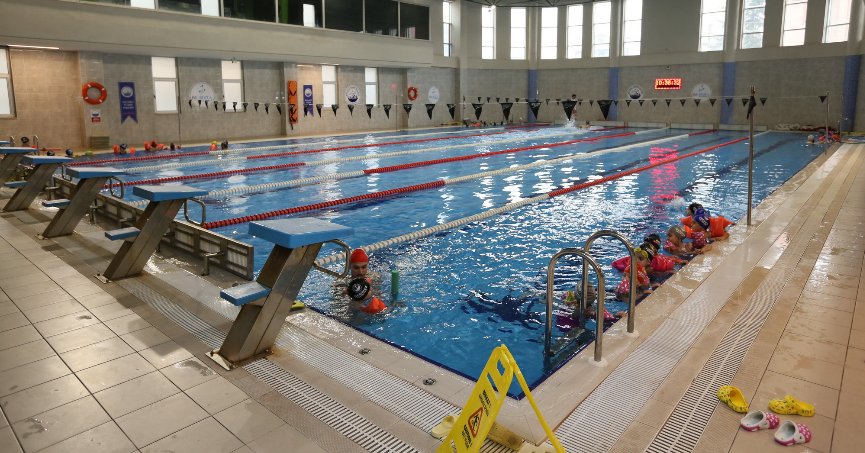 Derince’de yüzme bilmeyen kalmayacak