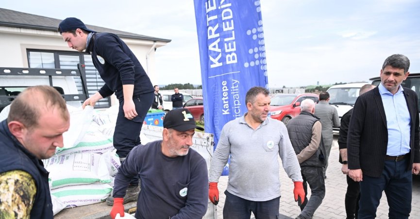 Kartepe’de çiftçilere  27 ton gübre desteği