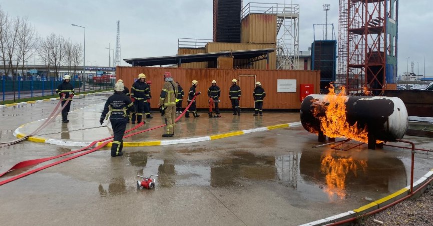 İtfaiyeden acil durum  ekiplerine eğitim