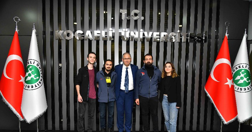 Mekatronik Kulübü’nden  Rektör Cantürk’e ziyaret