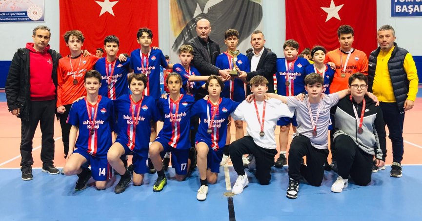 Bahçeşehir Koleji üçüncü oldu