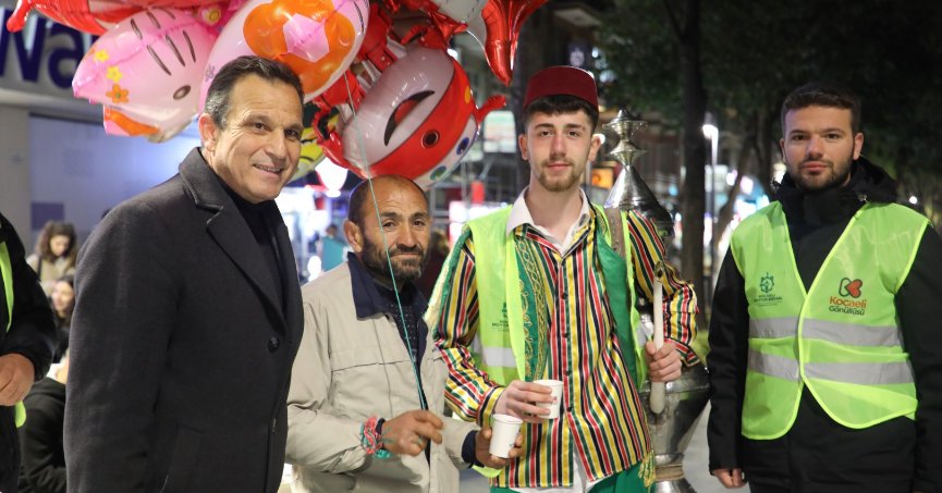 Büyükşehir’den Kocaelililere şerbet ikramı