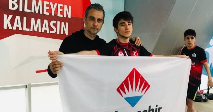 Enes Kulaksız birinci oldu