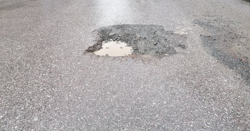 Derin çukura yama gerekli