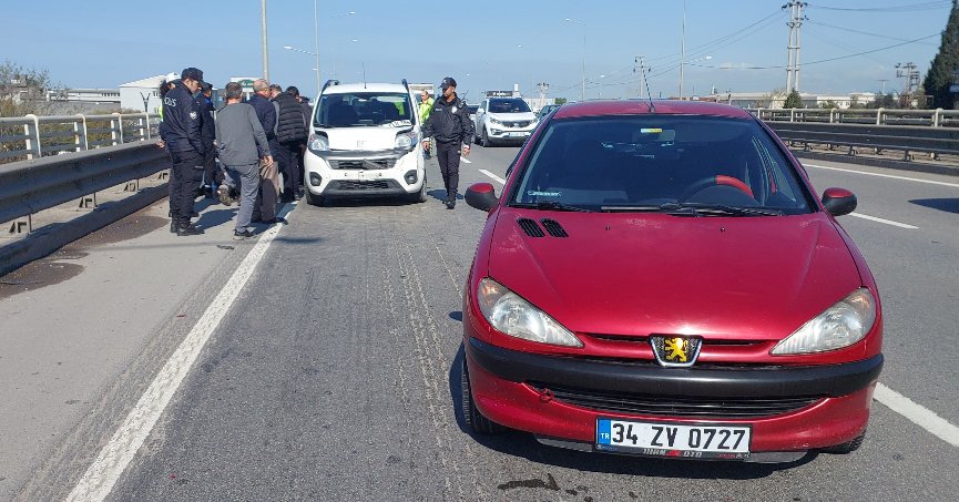 Otomobilden atladığı iddia  edilen kadın yaralandı