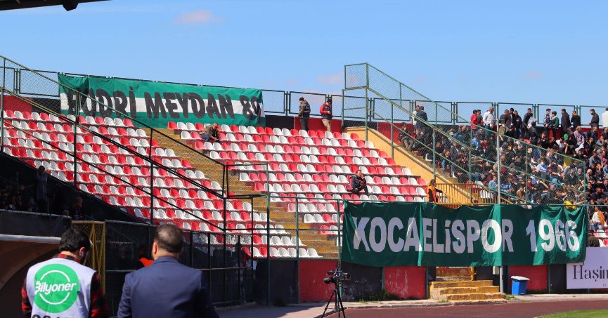 Hodri Meydan takımı alkışladı