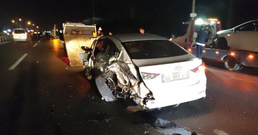 Zincirleme kazada 2 kişi yaralandı