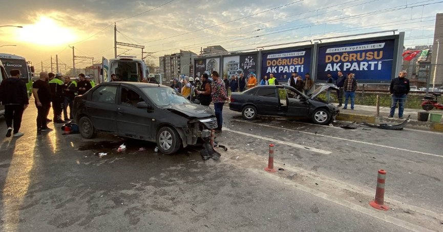 İki otomobil çarpıştı: 5 yaralı