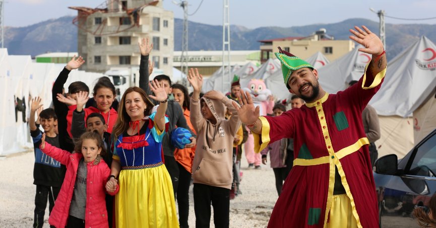 Büyükşehir, 23 Nisan heyecanını  Defneli çocuklarla yaşayacak