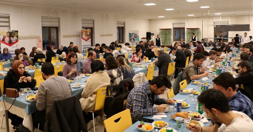 GTÜ mezunları  iftarda buluştu