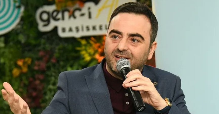 Özlü, gençlerle iftarda buluştu