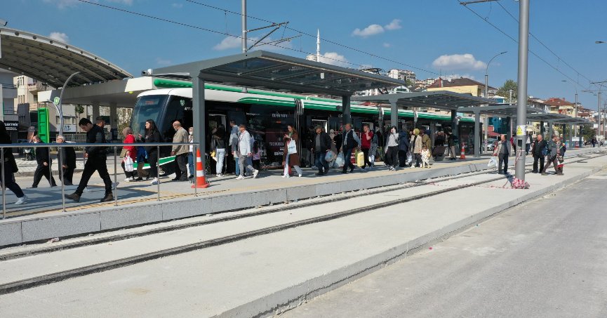 Kuruçeşme tramvayda ücretsiz binişler sürüyor
