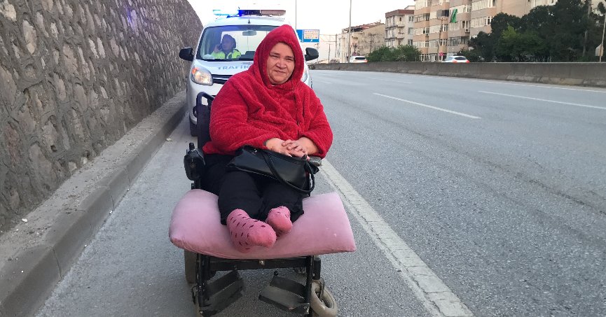 Tekerlekli sandalyesiyle  yolda mahsur kaldı