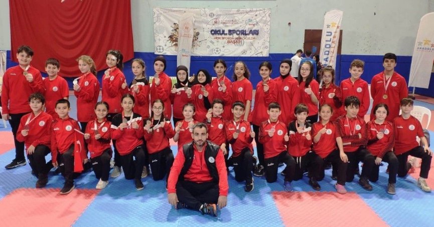 Körfez'in karatecilerinden büyük başarı