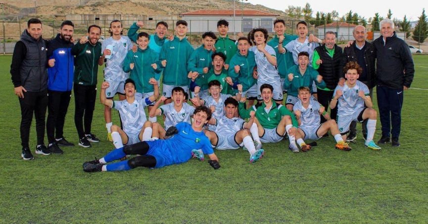 Kocaelispor U17 turladı
