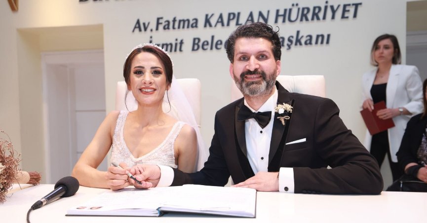 Ayşe ile Mecit, dünya evine girdi