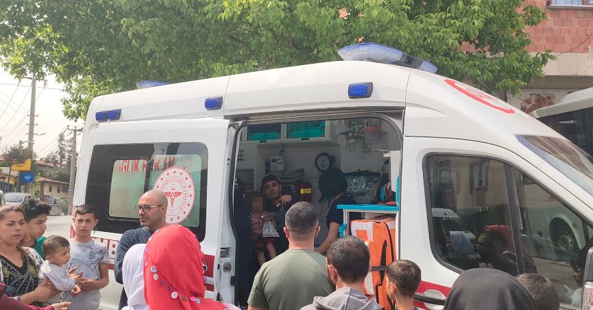 Otomobilin çarptığı çocuk yaralandı