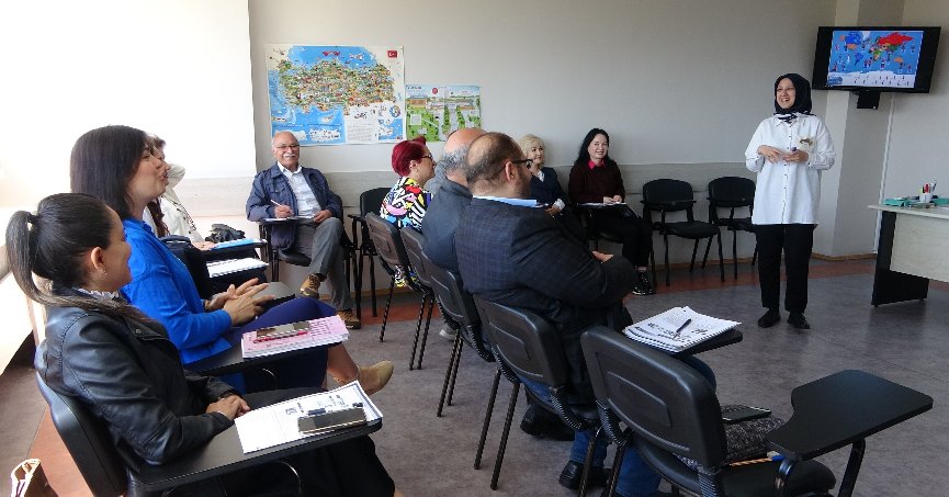 KO-MEK’te Türkçe eğitimi alıyorlar