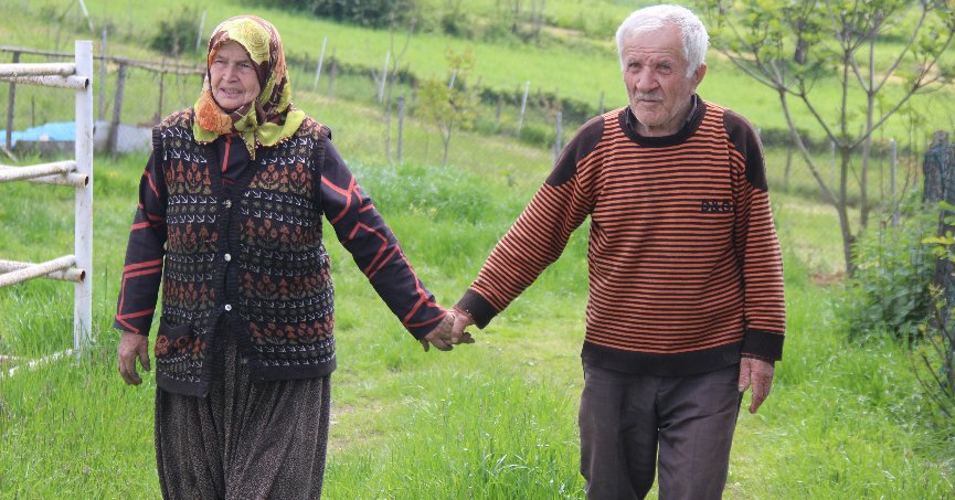61 yıldır elleri birbirinden ayrılmıyor