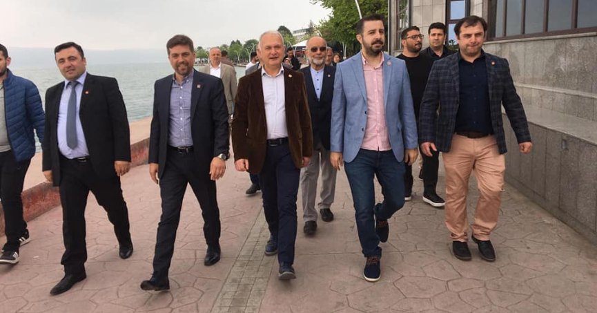 Sarı, Karamürsel’de halkla buluştu