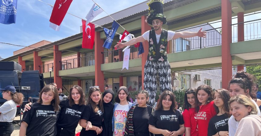 Çocuklar şenlikte  doyasıya eğlendi