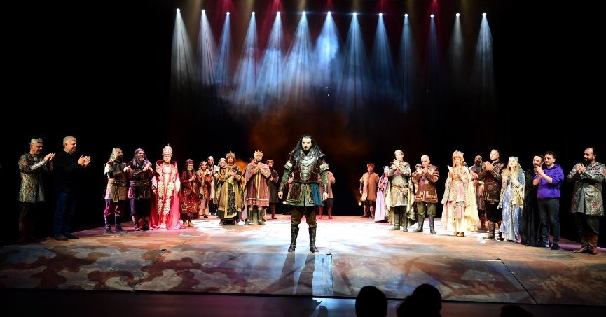 Tiyatro oyunu için  engeller kaldırılacak