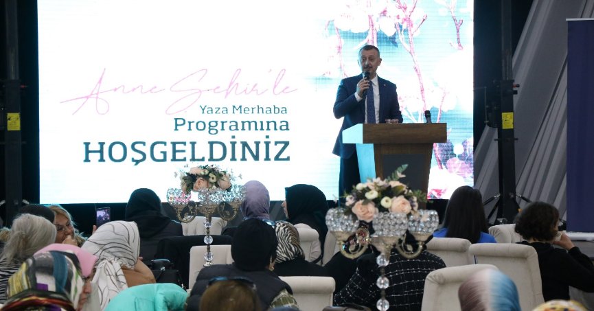 ‘Yüzleriniz gülsün  diye çalışıyoruz’