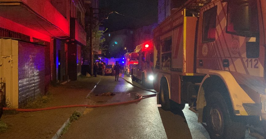 Cinayetin işlendiği ev yandı