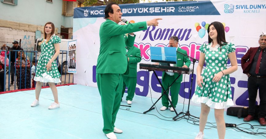 Sokak şenliklerinde renkli görüntüler