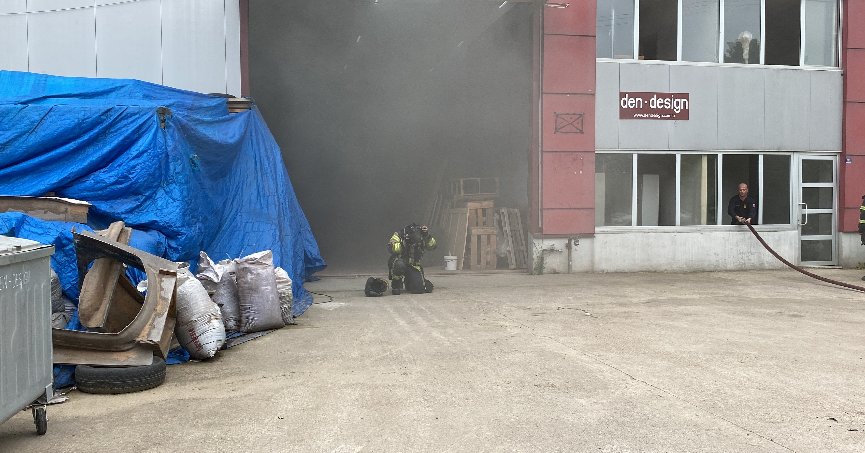 Talaşların tutuştuğu atölyede yangın