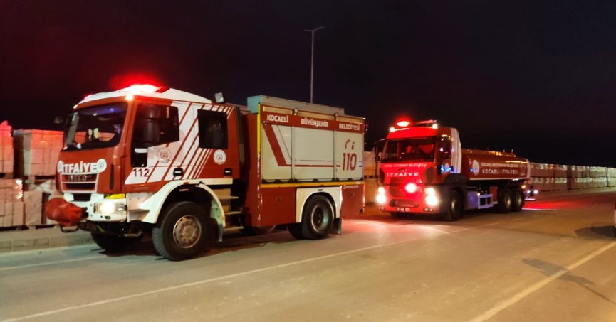 Tesiste patlama riski olan kazanda soğutma yapıldı