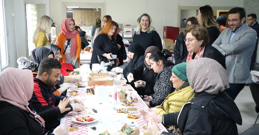 Özel çocuklardan annelere özel hediyeler