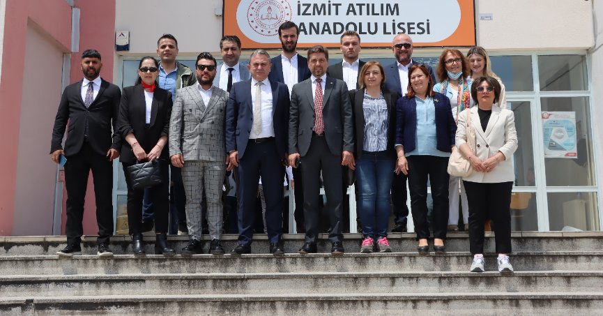 Sarı’dan ilçelerde okul ziyaretleri