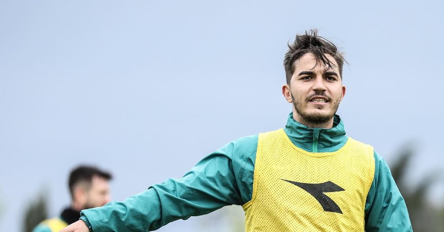 6 futbolcumuz ceza sınırında 