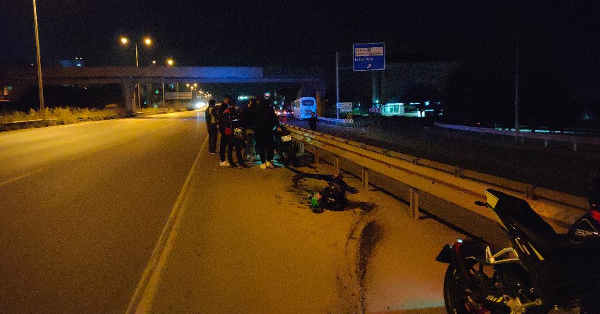 Motosiklet otomobile çarptı: 1 kişi yaralı