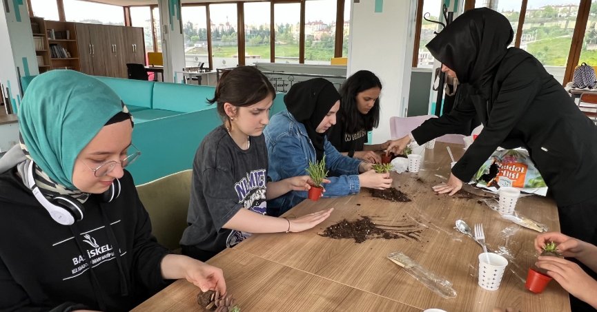 Sukulent atölyesine gençlerden yoğun ilgi